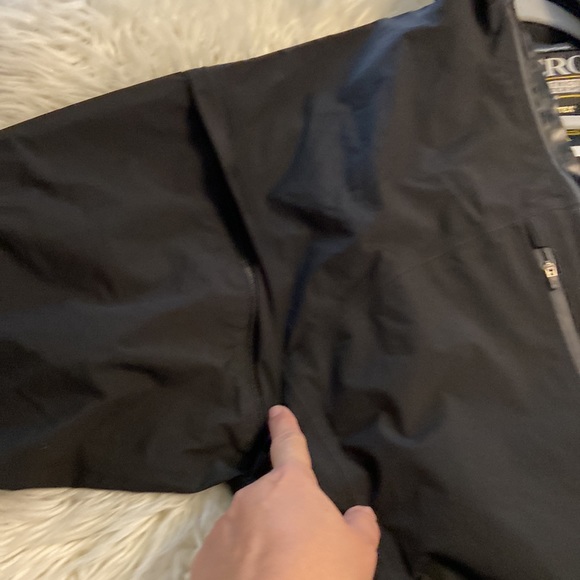 ZERO RESTRICTIONS Golf Outerwear Man size L Gore-Tex black color good condition - Picture 12 of 16